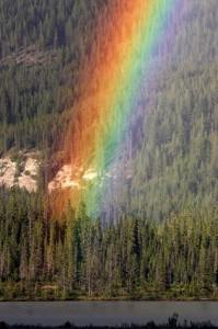 15 Photos How Does It Look the End of a Rainbow - YourAmazingPlaces.com