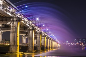 Moonlight Rainbow Fountain, Banpo Bridge, South Korea