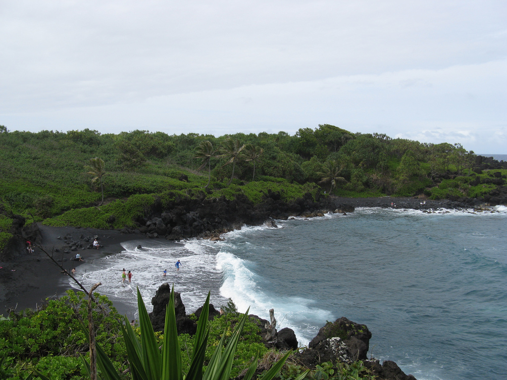 10 Amazing Hawaii Beaches - Youramazingplaces.com