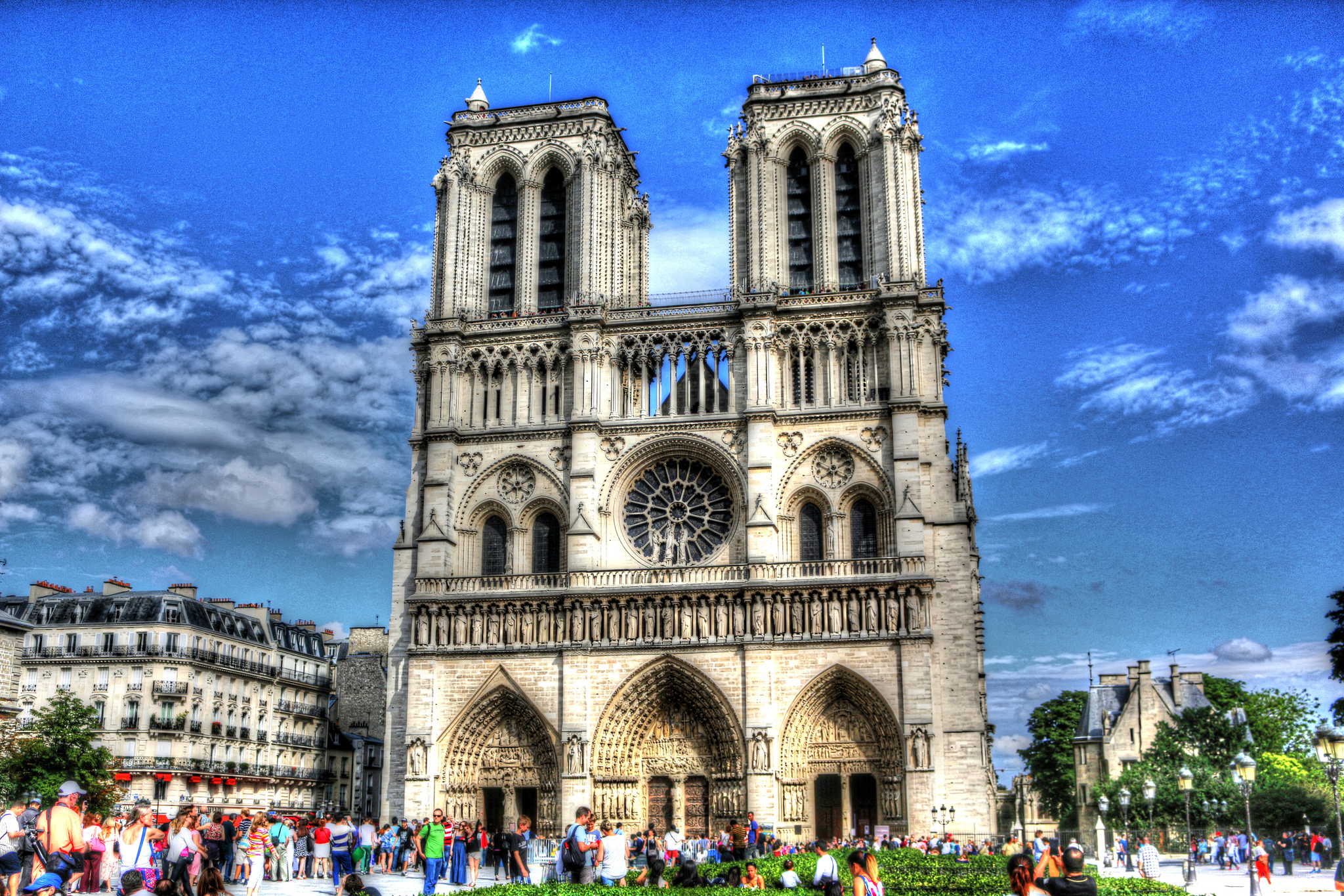 Cathedral Notre Dame is the French Gothic Treasure - YourAmazingPlaces.com