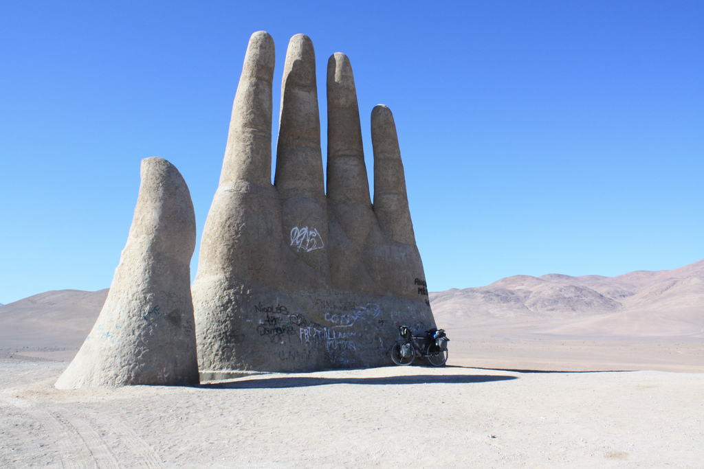 „Hand of the Desert“ – Hand of Injustice, Sadness and Torture ...